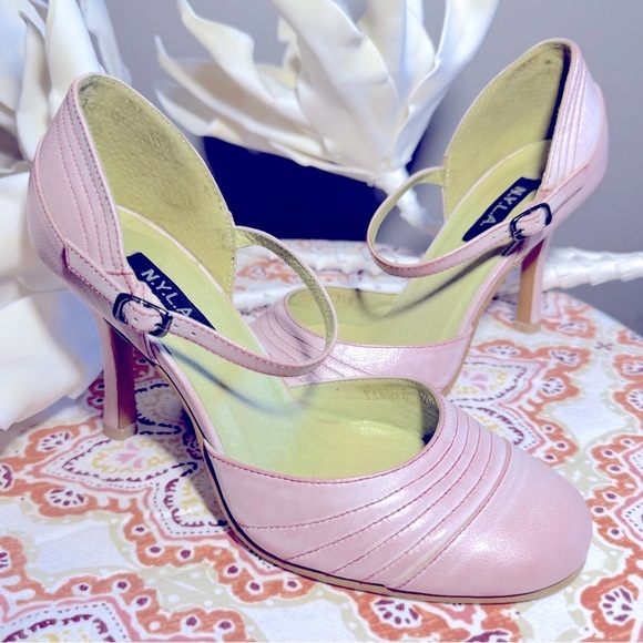 N.Y.L.A. Shoes - 𝗡𝗘𝗪 𝐍.𝐘.𝐋.𝐀 Mary Jane Heels